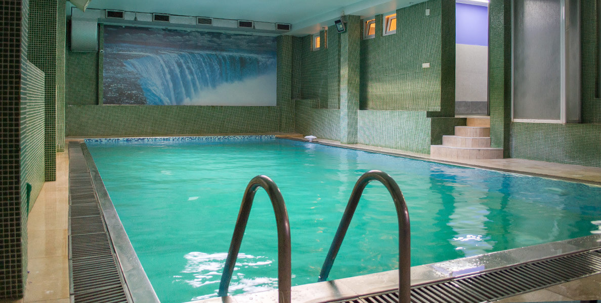Indoor Pool&Spa at the Academy